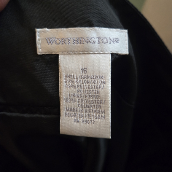 💝 2/$15 or 3/$20  Worthington Black Pleated Tafetta Skirt - Picture 3 of 8